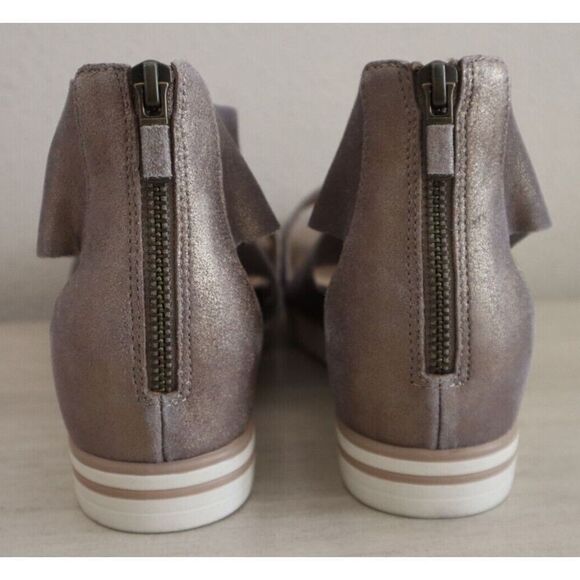 Eileen Fisher Women's Sz 9M Platinum Metallic Suede Sport Back Zip Sandals - Picture 3 of 12